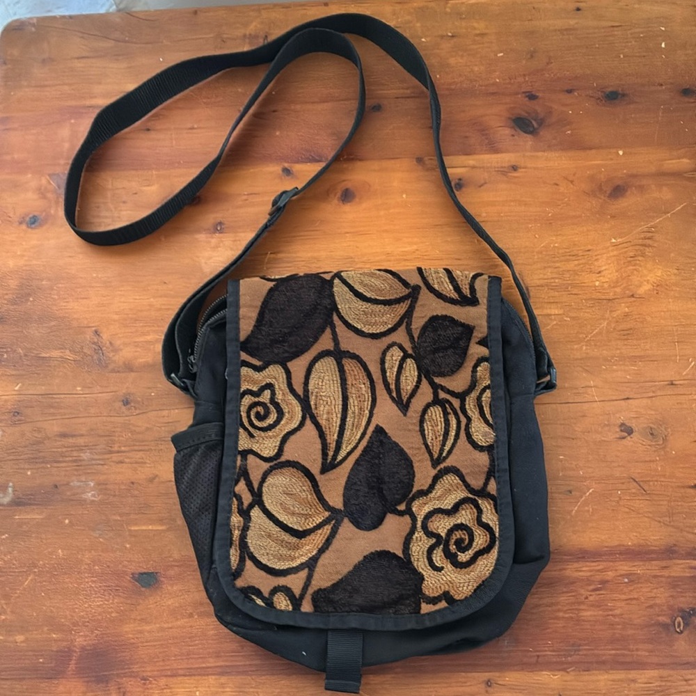 Reign Vermont Aurora Day Purse